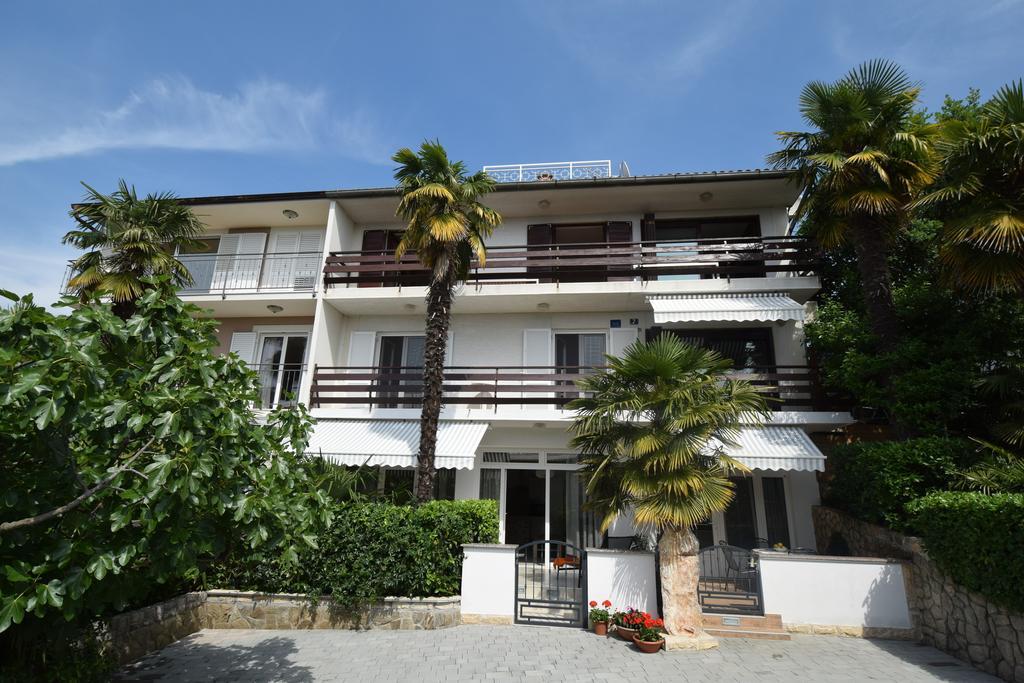 Apartments Antonija Malinska Exterior foto