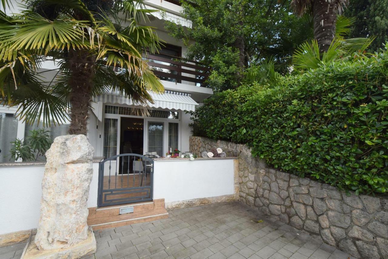 Apartments Antonija Malinska Exterior foto
